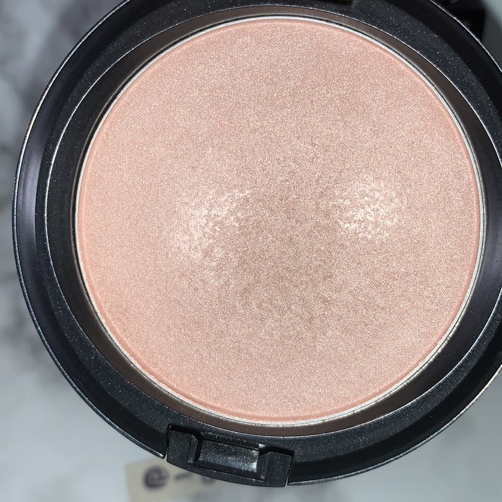 SPARKLING ROSE MAC Iridescent Powder W Box - Picture 7 of 17
